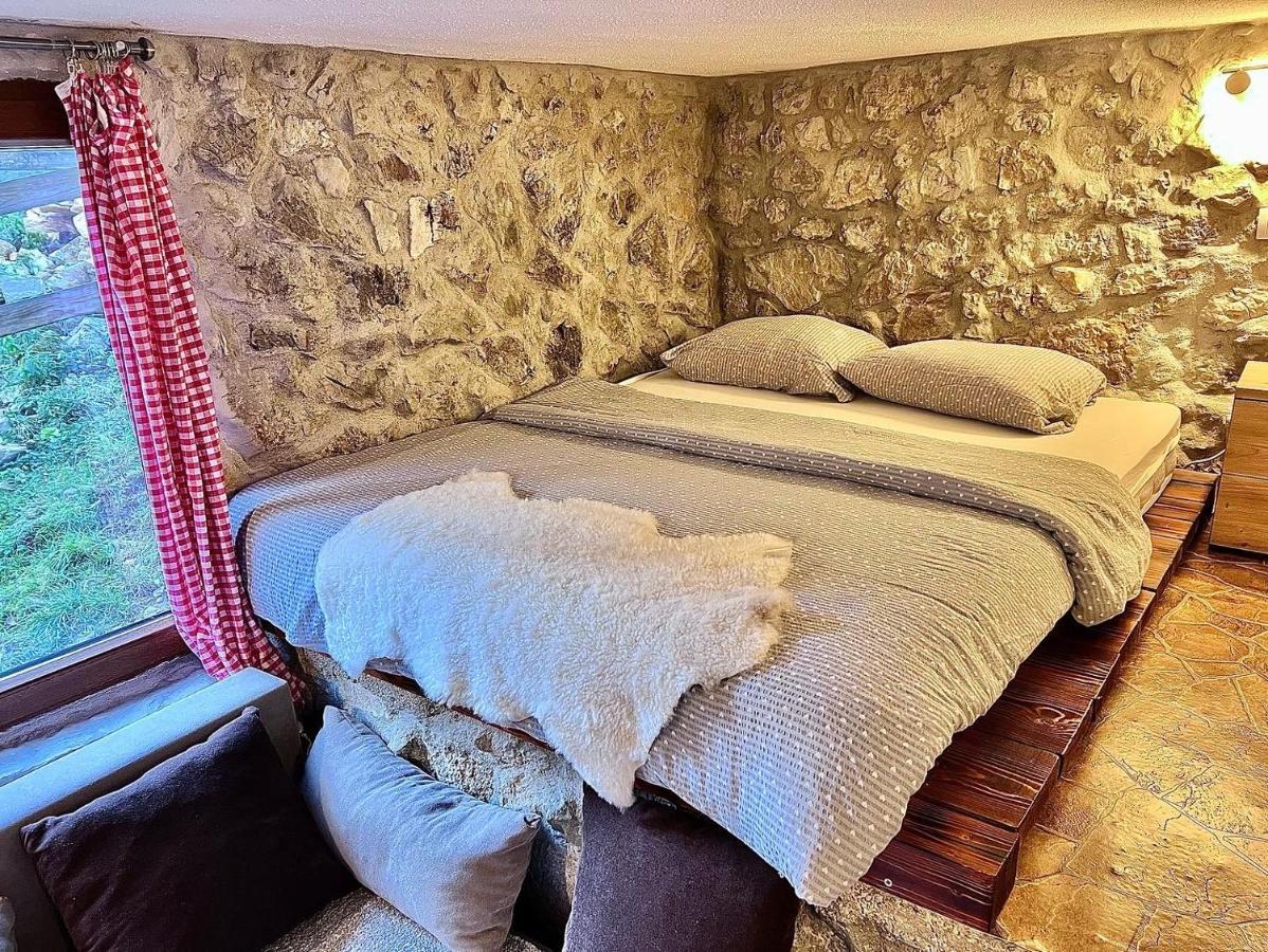 Stone Room-Kamena Soba Sipovo Esterno foto